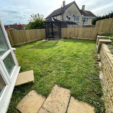 Stylish Home In Bath With Driveway Parking, 10Min From City Exterior photo